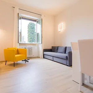 Apartment Isola, Milan