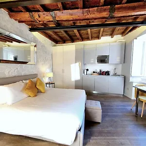 Apartment Heart Duomo Colonne, Milan